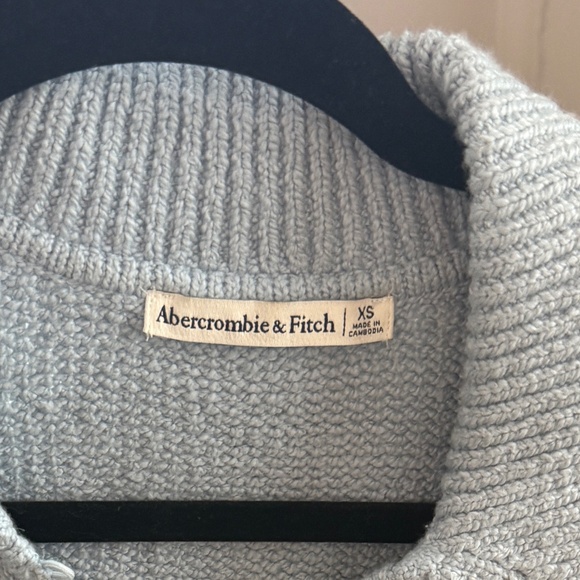 Abercrombie & Fitch Short Sleeved Sweater - Picture 5 of 5